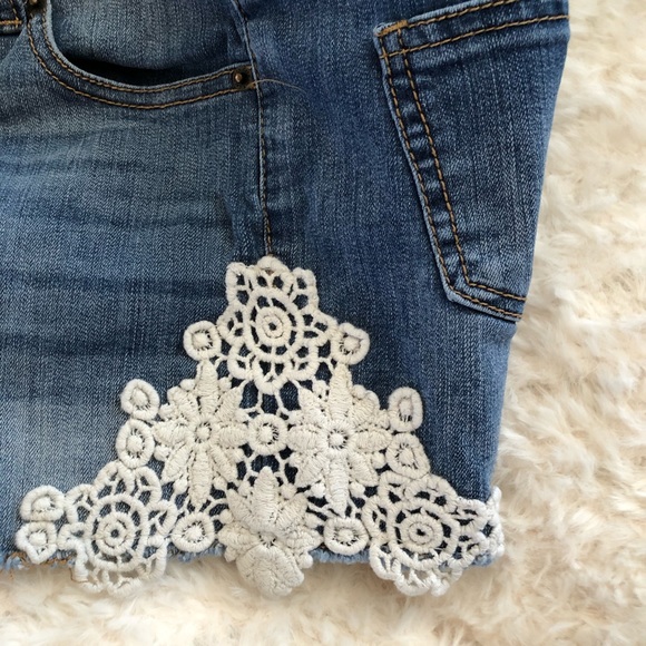 Girls shorts size M - Picture 4 of 5